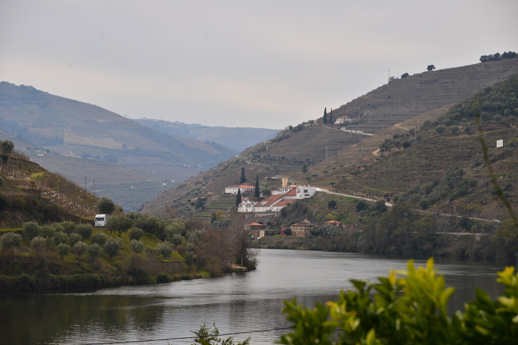 Górzyste tereny doliny Douro