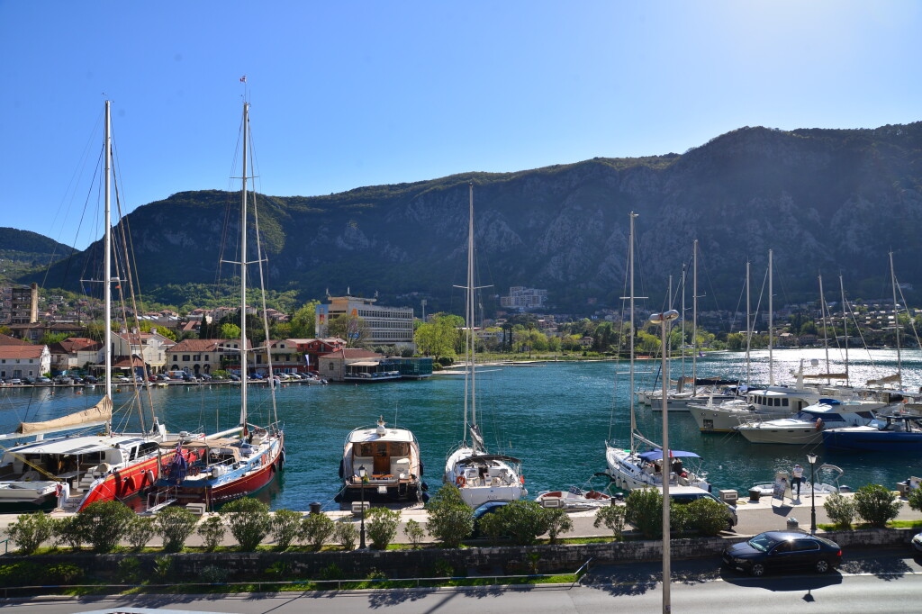 Port Morski, Kotor