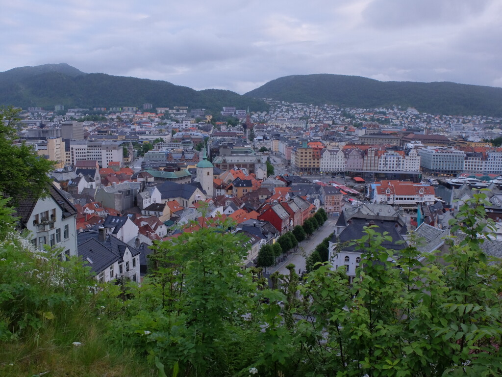 Piesza trasa ze wzgórza w Bergen
